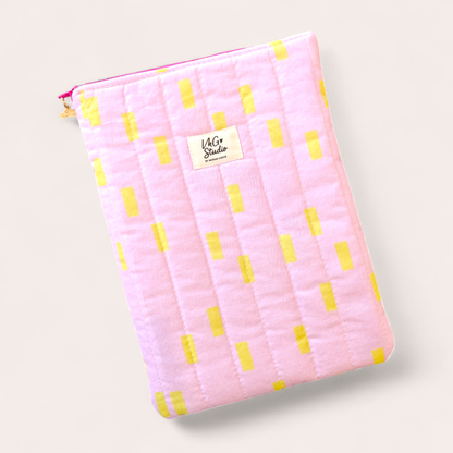 iPad Sleeve | 11-inch - Neon Rain Pink